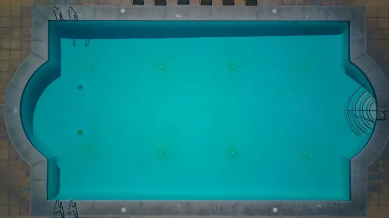 Pool rechteckig 2026: Acht Becken für längliche Gärten